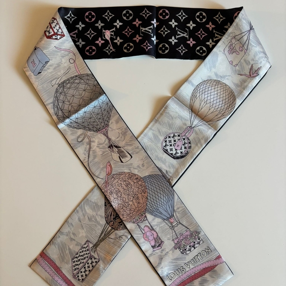 Louis Vuitton Bandeau Up And Away Silk Scarf Pre-owned - Picture 1 of 6